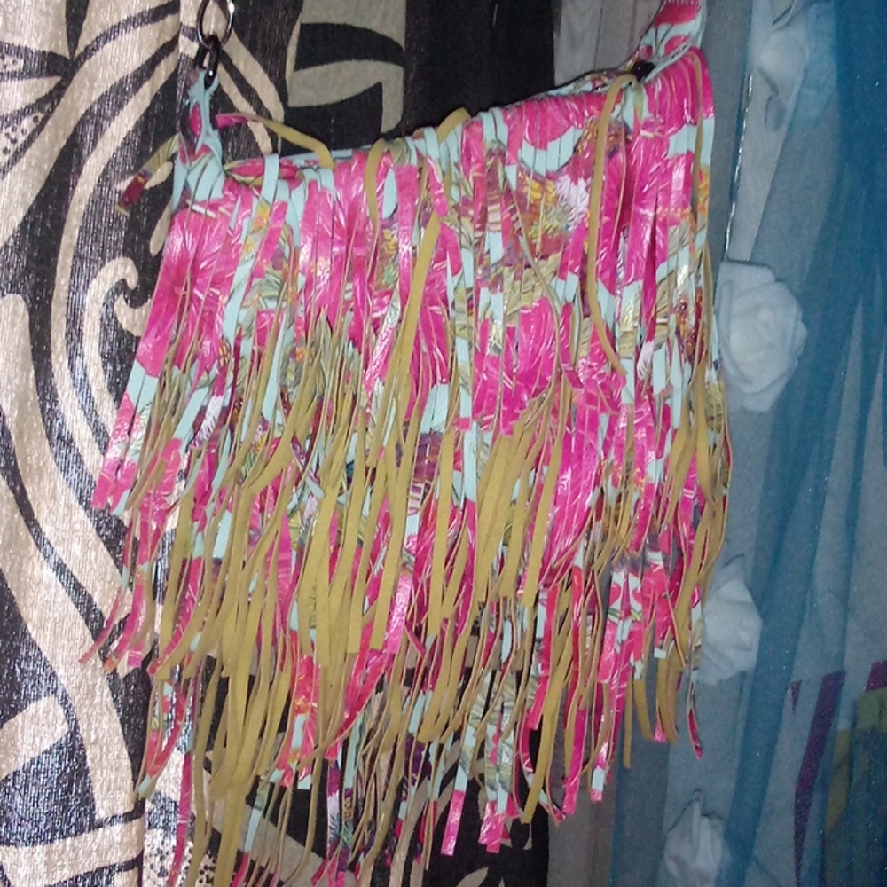 MADDEN GIRL FLORAL FRINGE PURSE